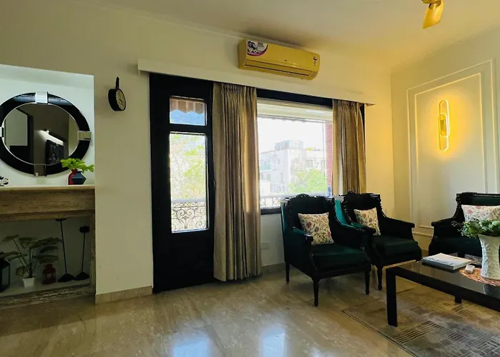 Superior One-Bedroom Apartment